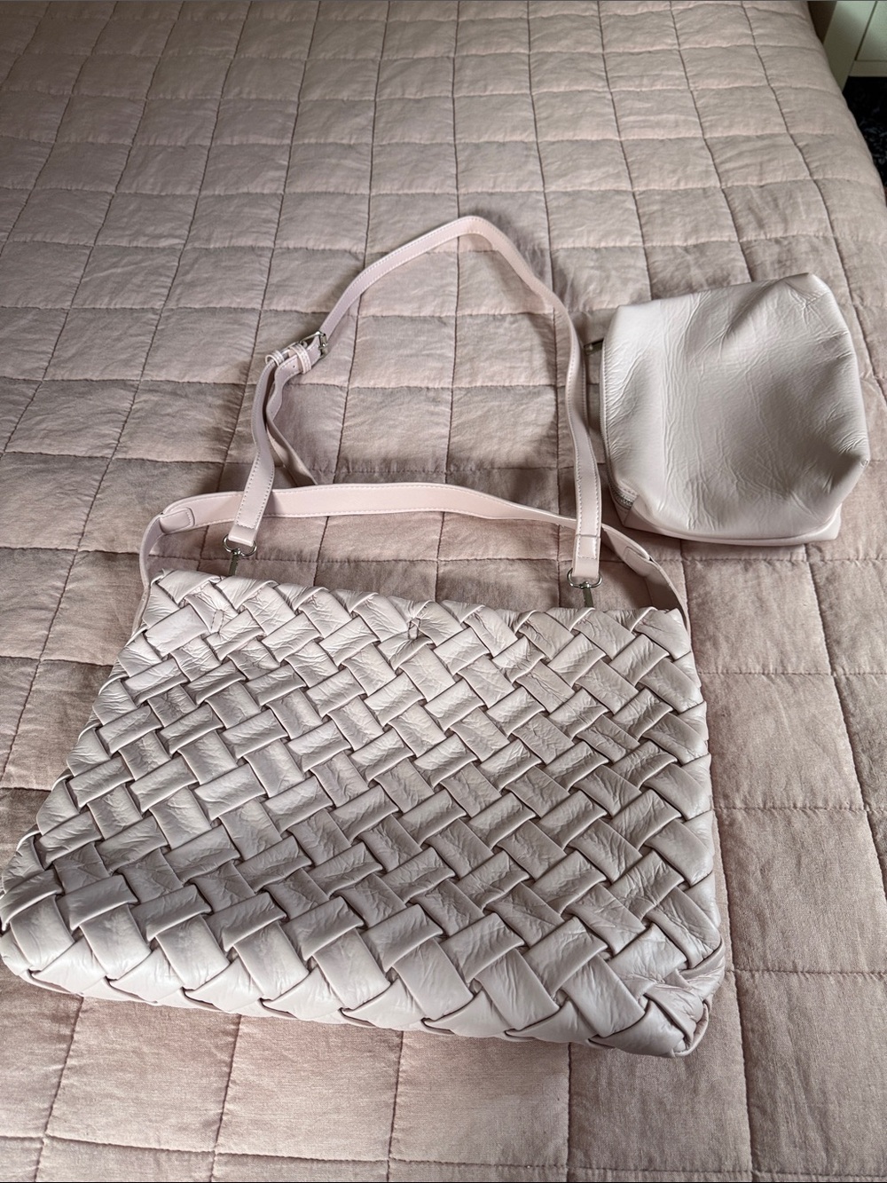 Woven Shoulder Bag with Matching Pouch in Light Pink